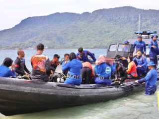 Sambut Hut Ke 74 Polairud, Ditpolairud Polda Aceh Gelar Kegiatan Transplantasi Terumbu Karang