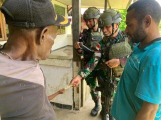 Kordinasi terkait Peningkatan Pelayanan Kesehatan, Satgas Yonif 512/QY Melaksanakan Anjangsana ke Kepala Puseksesmas Yabanda