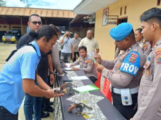 Cegah Penyalahgunaan, Kapolres Supiori Polda Papua Lakukan Pemeriksaan Senjata Api Dinas Anggota