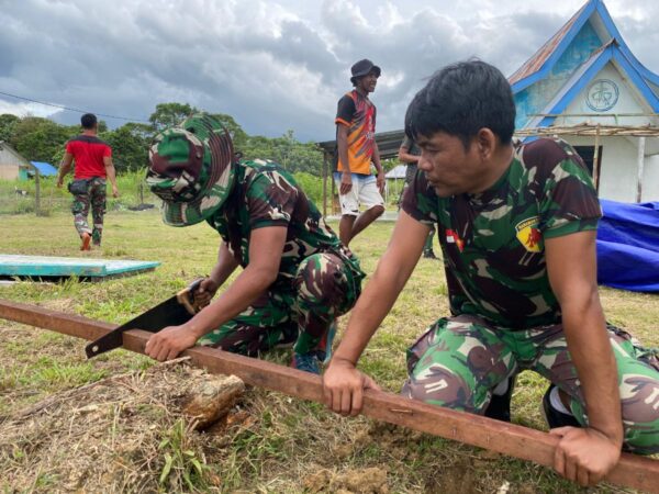 Sambut Perayaan Natal, Satgas Yonif 512/QY Bangun Toleransi di Gereja Kemah Injil Indonesia