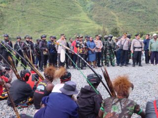 Ketemu Pendukung Paslon, Ini Pesan Kapolda Papua Tengah