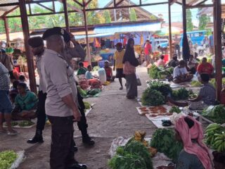 Sat Samapta Polres Jayapura Polda Papua Gelar Patroli Rutin di Pasar Phara Sentani, Sampaikan Pesan Kamtibmas