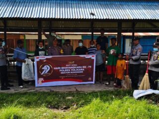 Sambut Hari Bhayangkara Ke - 79, Polsek Bokondini Polda Papua Gelar Bakti Sosial Di 2 Lokasi