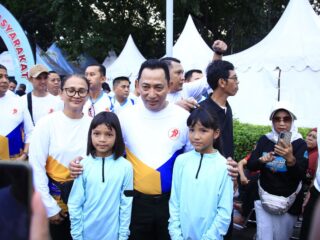 Kapolri Hadiri CFD Bhayangkara Sport Day, Sapa Warga di Bundaran HI