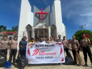 Rolog Polda Papua Tebar Kepedulian Melalui Bakti Religi: Sinergi di Masjid Quba dan Gereja GPdI Revival