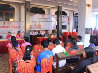 Kapolda Papua Dan Bhayangkari Gelar Bakti Sosial dan Religi di Gereja GKI Immanuel APO