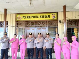 Tingkatkan Kreativitas Anak-anak di Kabupaten Yalimo, Subsatgas Si-Ipar Operasi Rasaka Cartenz Polres Yalimo Ajarkan Anak Usia Kanak-kanak Menggambar dan Mewarnai