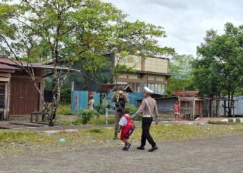 Polres Yahukimo dan Brimob Polda Papua Gelar Strong Point di Lokasi Keramaian, Tingkatkan Rasa Aman Warga
