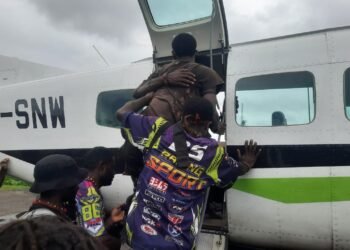 Polres Nduga Evakuasi Korban Luka Akibat Konflik Antarwarga ke RSUD Timika