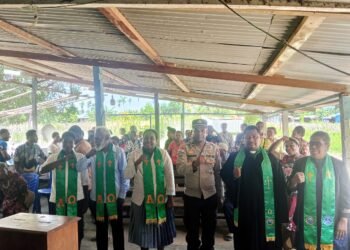 Ibadah Minggu Kasih, Polsek Muara Tami Pererat Kedekatan Polisi dan Warga Jemaat GKI Telaga Mamberamo