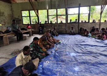 Kapospol Ilwayab Tatap Muka Bersama Masyarakat Kampung Wanam, Sampaikan Pesan-Pesan Kamtibmas