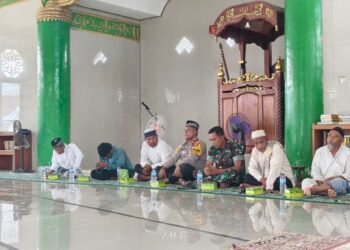 Kapolsek Bonggo Hadiri Pengajian Rutin BKMT Bonggo Raya di Masjid Al-Muhajirin Kiren SP1