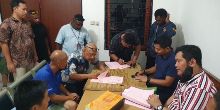 Polda Papua Serahkan 7 Tersangka Kasus Tambang Emas Ilegal ke Kejaksaan Negeri Jayapura