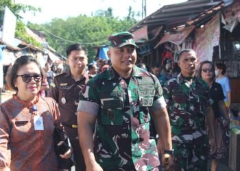 Pastikan Harga Sembako Stabil, Dandim 1310/Bitung bersama Pemerintah Kota Bitung Sidak Pasar Winenet