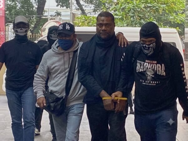 Berakhir di Bareskrim Polri: Bos Hiburan Malam Batam dan DPO Narkoba Basri Lewaimang Tiba di Jakarta