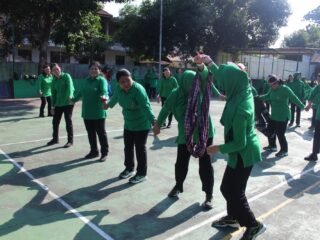 Jaga Kebugaran, Pererat Kekompakan dan Peduli Kesehatan, Persit KCK Kodim 1310/Bitung Gelar Olahraga Bersama, Lomba, serta Pemeriksaan Kesehatan Gratis, Semarakan HUT ke-81 RI Jaga Kebugaran, Pererat Kekompakan dan Peduli Kesehatan, Persit KCK Kodim 1310/Bitung Gelar Olahraga Bersama, Lomba, serta Pemeriksaan Kesehatan Gratis, Semarakan HUT ke-81 RI