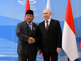 Presiden Prabowo dan Presiden Putin Bertemu di Vladivostok, Tegaskan Strategisnya Hubungan Indonesia-Rusia Presiden Prabowo dan Presiden Putin Bertemu di Vladivostok, Tegaskan Strategisnya Hubungan Indonesia-Rusia