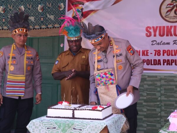 Sambut Hari Jadi ke-78 Polwan, Polwan Polda Papua Barat Gelar Syukuran dan Bakti Sosial di SD Negeri 15 Maripi