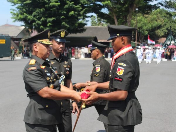 Dukung Proses Pembinaan Generasi Muda TNI AD, Dandim 1310/Bitung Hadiri Upacara Penutupan Pendidikan Pertama Tamtama Infanteri TNI AD Gelombang II TA 2026
