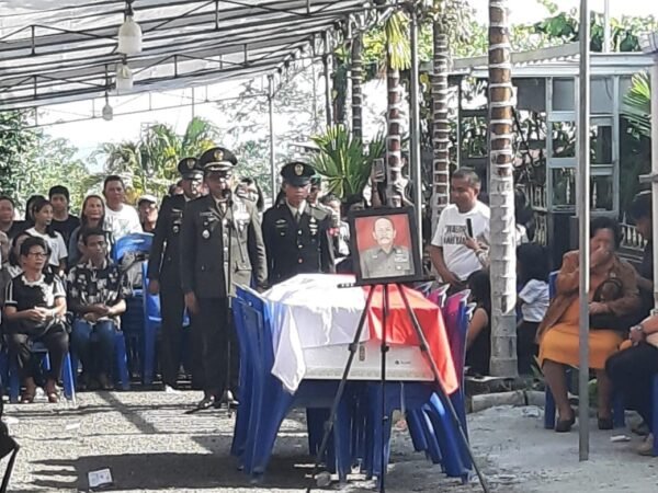Wujud Penghormatan serta Penghargaan Atas Jasa dan Pengabdian, Kodim 1310/Bitung Gelar Upacara Pemakaman Secara Militer Kepada Almarhum Serka (Purn) Hans Wungkana