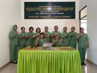 Pererat hubungan Silaturahmi dan Kekeluargaan, Ketua Persit KCK Cabang LXII Kodim 1310/Bitung Ny. Meryah Dewa Made melaksanakan Kunjungan kerja ke Ranting 03 persit KCK Koramil 1310-02/Lembeh
