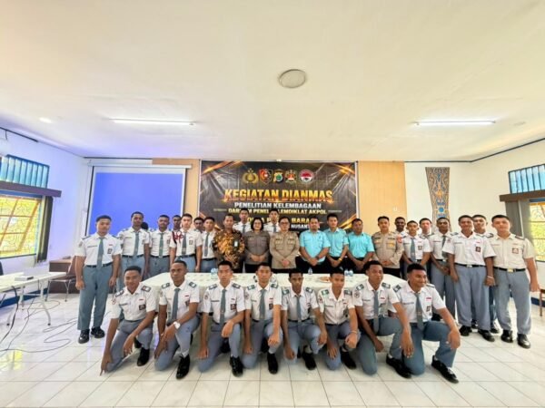 Biro SDM Polda Papua Barat Dampingi Tim Peneliti Lemdiklat Polri (Akpol) Gelar Dianmas di SMA Taruna Kasuari Nusantara