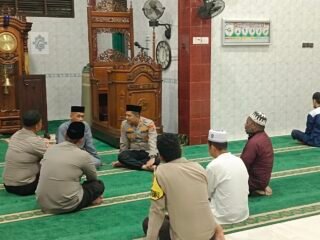 Subuh Keliling Di Bintuni! Kapolres Ajak Warga Jaga Kamtibmas dan Perkuat Kerukunan