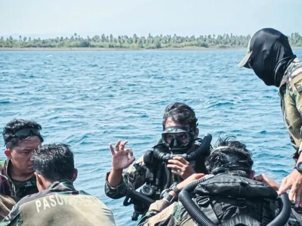 Tembus Kegelapan Bawah Laut, Kopaska Menyelam Bersama MTO ADF