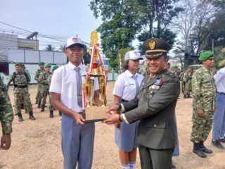 Momen Peringatan HUT ke-81 TNI, Kodim 1310/Bitung Gelar Upacara, Pelantikan Kenaikan Pangkat dan Serahkan Piala Lomba PBB Antar SMA Momen Peringatan HUT ke-81 TNI, Kodim 1310/Bitung Gelar Upacara, Pelantikan Kenaikan Pangkat dan Serahkan Piala Lomba PBB Antar SMA