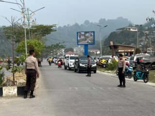 Polisi Bersama Masyarakat, Polres Fakfak Ikut Sholat Istisqa dan Pastikan Kegiatan Berjalan Aman Polisi Bersama Masyarakat, Polres Fakfak Ikut Sholat Istisqa dan Pastikan Kegiatan Berjalan Aman