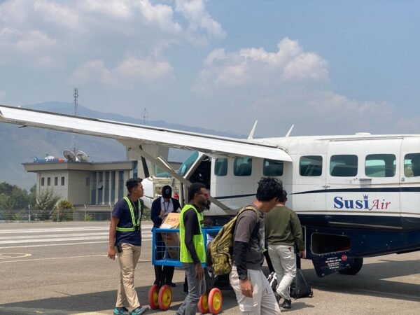 Polsek Tiom Pastikan Penerbangan di Bandara Tiom Aman dan Kondusif