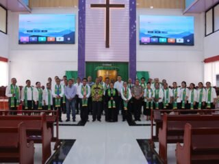 Kapolda Papua Barat Gelar Minggu Kasih Bersama Jemaat GKI Agape Wosi, Ajak Masyarakat Perkuat Kerukunan, Toleransi, dan Jaga Kamtibmas