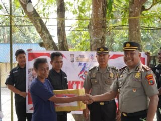 Sambut Hut Humas Polri Ke-75 Tahun 2026, Humas Polresta Manokwari Gelar Bakti Sosial Salurkan Sembako di Jalan Brawijaya Manokwari Sambut Hut Humas Polri Ke-75 Tahun 2026, Humas Polresta Manokwari Gelar Bakti Sosial Salurkan Sembako di Jalan Brawijaya Manokwari
