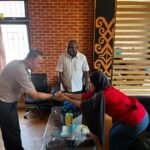 Kabid Humas Polda Papua Barat Perkuat Sinergi dengan Diskominfopersantik, Dukung Program 100 Hari dan Tagline Polri “Polisi Bersama Masyarakat”